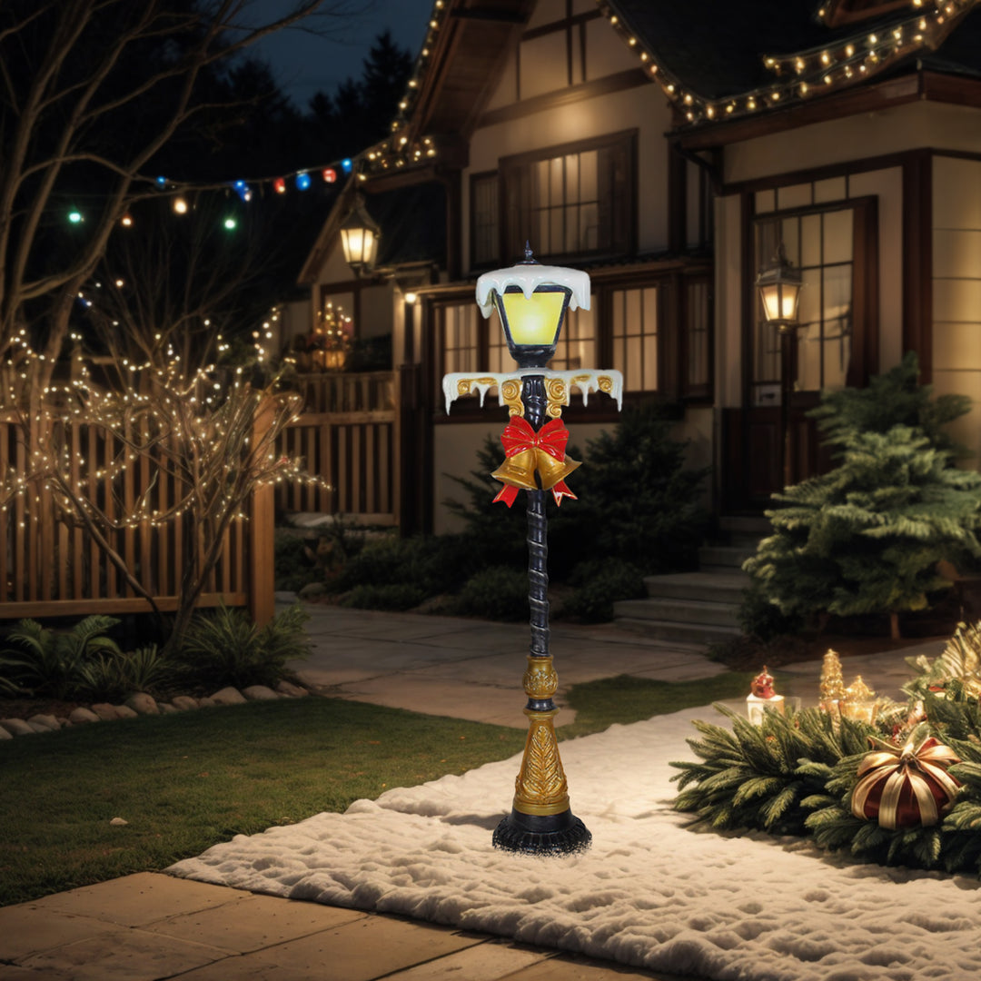 Lamp Post With Lights