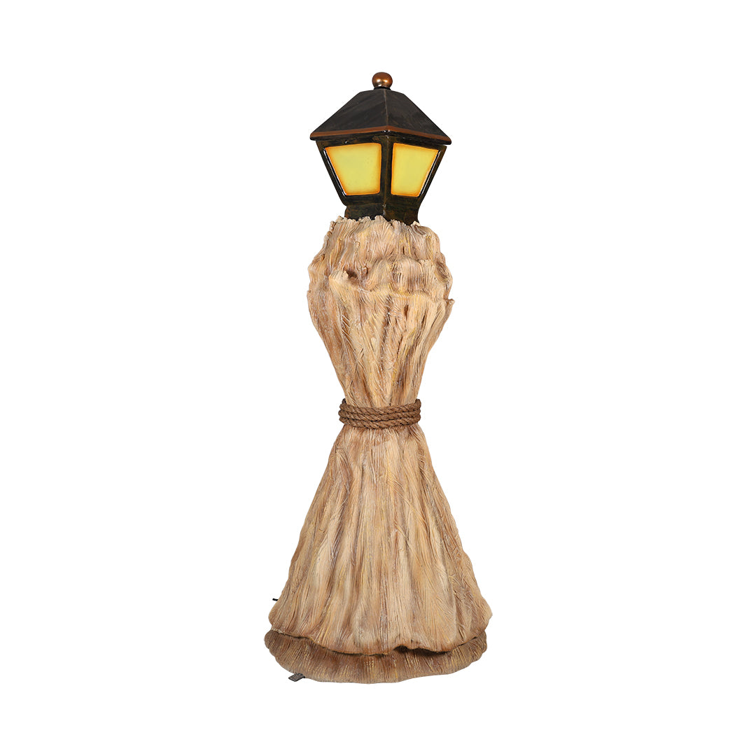 HAY LAMP POST