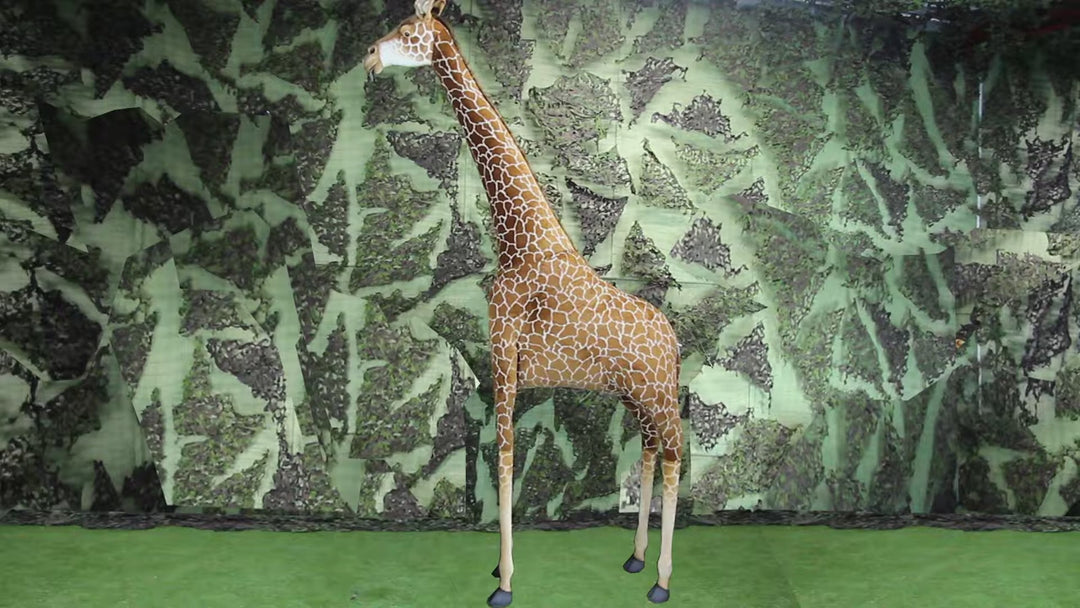 Animatronics Giraffe - 370cm Tall